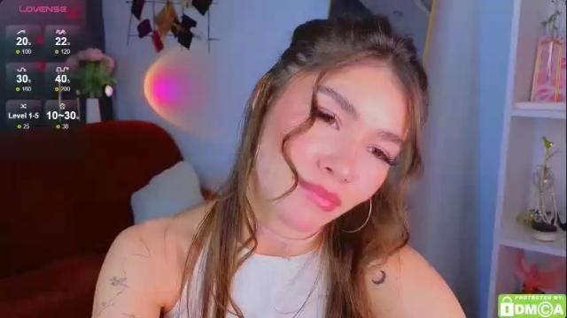 Image 2 of caroline_brown0 Stream on Chaturbate on 13 days ago