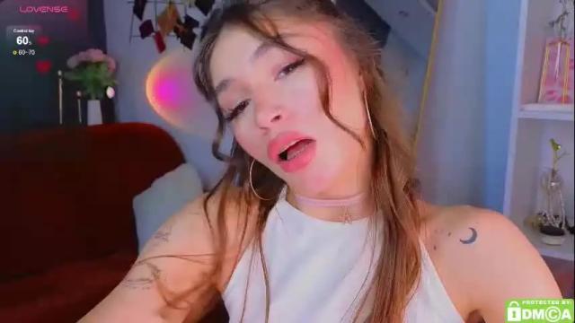 Image 6 of caroline_brown0 Stream on Chaturbate on 13 days ago