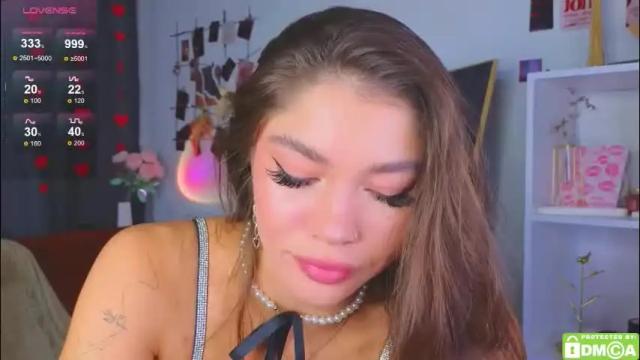 Image 2 of caroline_brown0 Stream on Chaturbate on 2 months ago