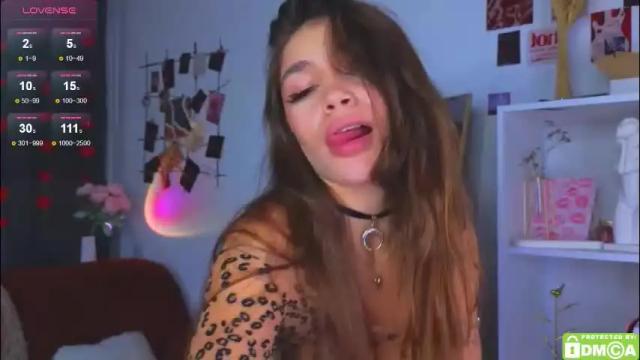 Image 3 of caroline_brown0 Stream on Chaturbate on 2 months ago