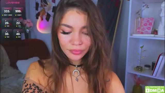 Image 7 of caroline_brown0 Stream on Chaturbate on 2 months ago