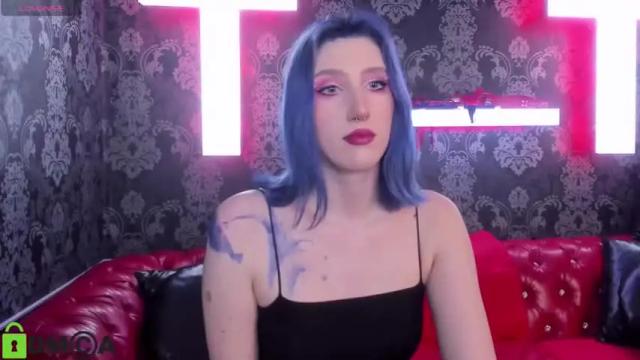 Image 4 of caroline_butt Stream on Chaturbate on 15 months ago