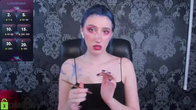 Image 2 of caroline_butt Stream on Chaturbate on 14 months ago