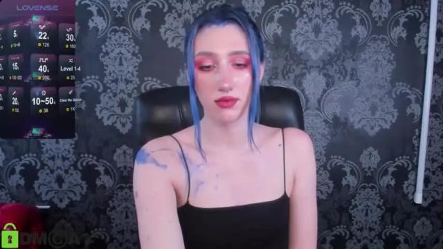 Image 8 of caroline_butt Stream on Chaturbate on 14 months ago