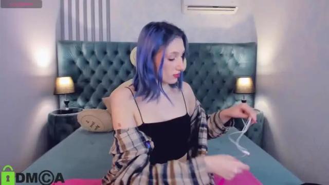 Image 2 of caroline_butt Stream on Chaturbate on 14 months ago