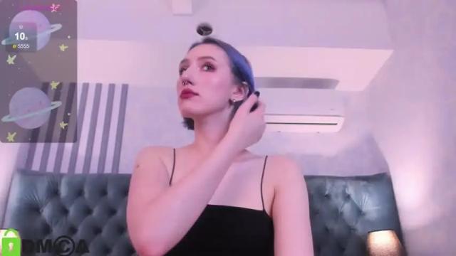 Image 8 of caroline_butt Stream on Chaturbate on 14 months ago