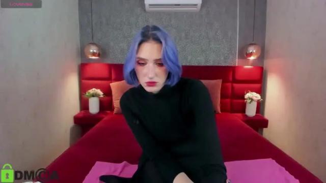 Image 3 of caroline_butt Stream on Chaturbate on 14 months ago