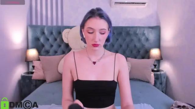 Image 3 of caroline_butt Stream on Chaturbate on 14 months ago