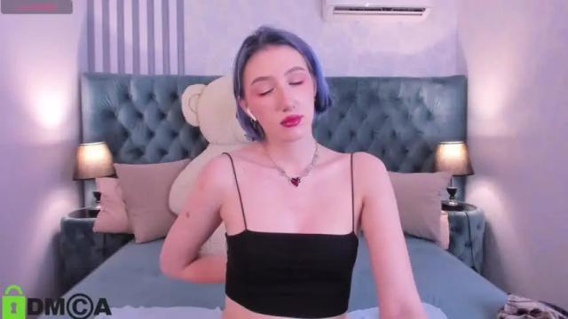 Image 7 of caroline_butt Stream on Chaturbate on 14 months ago