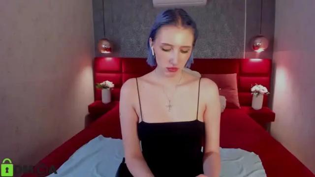 Image 11 of caroline_butt Stream on Chaturbate on 14 months ago