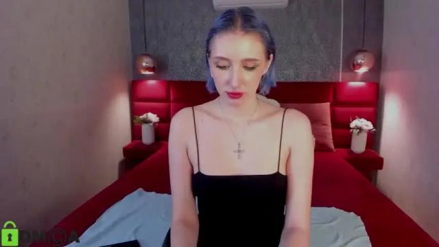 Image 12 of caroline_butt Stream on Chaturbate on 14 months ago