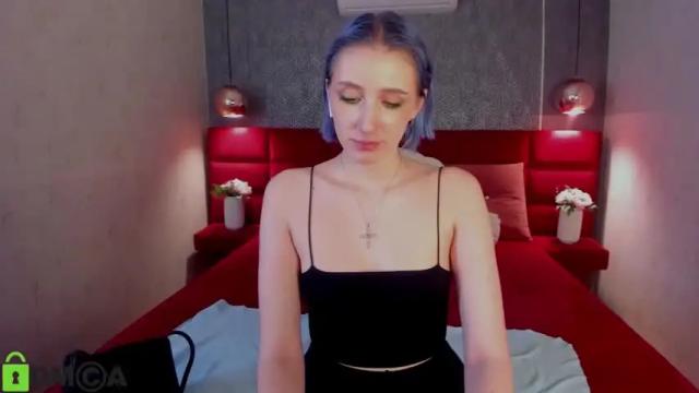 Image 6 of caroline_butt Stream on Chaturbate on 14 months ago