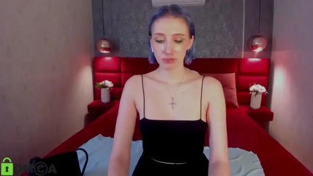 Image 8 of caroline_butt Stream on Chaturbate on 14 months ago