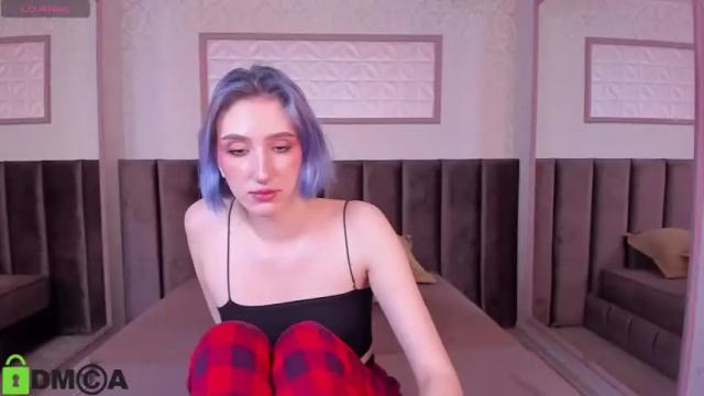 Image 8 of caroline_butt Stream on Chaturbate on 14 months ago