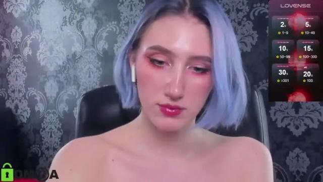 Image 6 of caroline_butt Stream on Chaturbate on 14 months ago