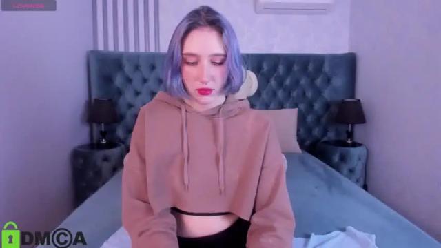 Image 2 of caroline_butt Stream on Chaturbate on 14 months ago