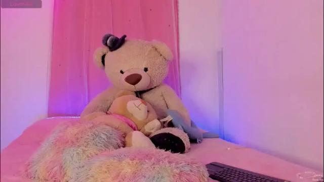 Image 12 of caroline_cute7 Stream on Chaturbate on 2 months ago