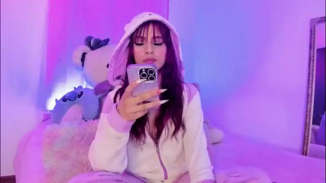 Image 6 of caroline_cute7 Stream on Chaturbate on 1 day ago