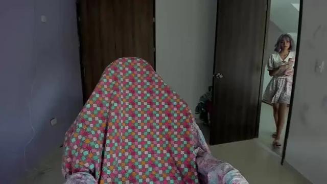 Image 3 of caroline_devil Stream on Chaturbate on 25 months ago