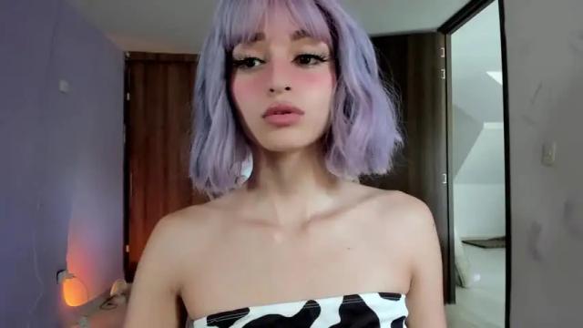 Image 3 of caroline_devil Stream on Chaturbate on 24 months ago