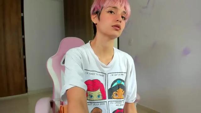 Image 2 of caroline_devil Stream on Chaturbate on 24 months ago