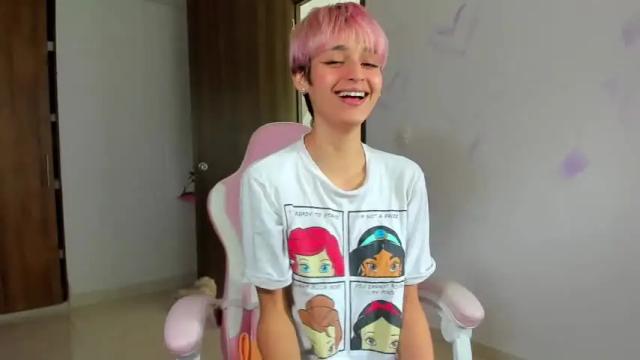 Image 3 of caroline_devil Stream on Chaturbate on 24 months ago