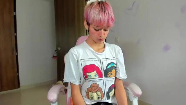 Image 4 of caroline_devil Stream on Chaturbate on 24 months ago