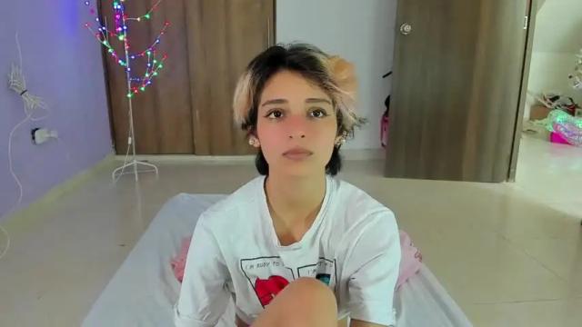 Image 10 of caroline_devil Stream on Chaturbate on 21 months ago