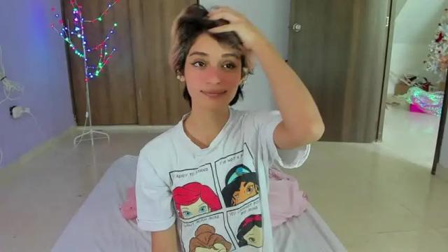 Image 3 of caroline_devil Stream on Chaturbate on 21 months ago