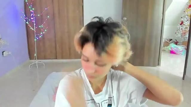 Image 7 of caroline_devil Stream on Chaturbate on 21 months ago