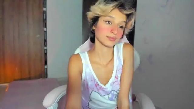 Image 4 of caroline_devil Stream on Chaturbate on 20 months ago