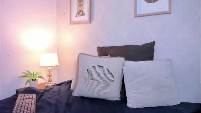 Image 6 of caroline_dh Stream on Chaturbate on 27 days ago