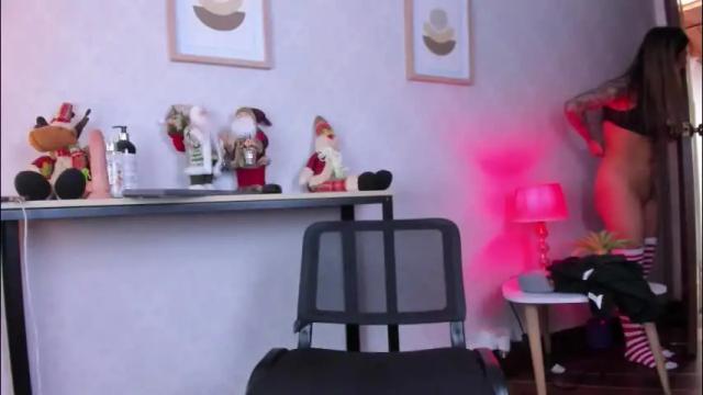 Image 6 of caroline_dh Stream on Chaturbate on 26 days ago