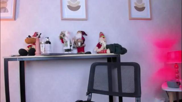 Image 7 of caroline_dh Stream on Chaturbate on 26 days ago