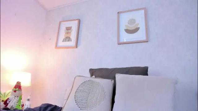 Image 11 of caroline_dh Stream on Chaturbate on 23 days ago