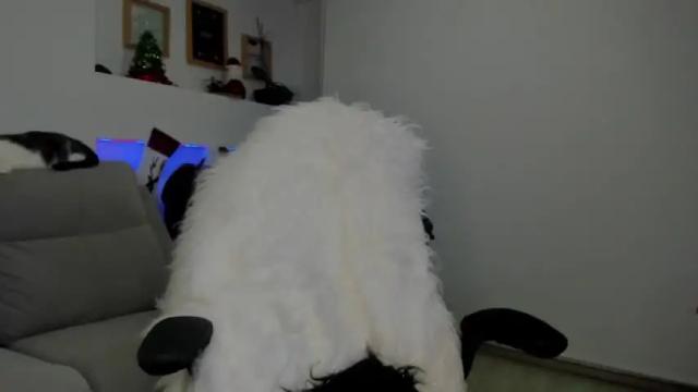 Image 4 of caroline_diazz Stream on Chaturbate on 16 months ago