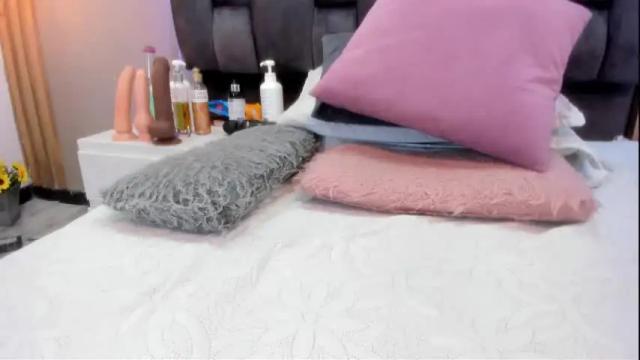 Image 11 of caroline_flores Stream on Chaturbate on 20 days ago