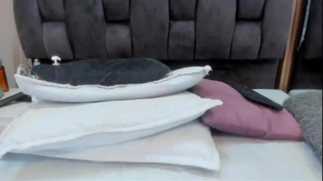 Image 6 of caroline_flores Stream on Chaturbate on 4 days ago