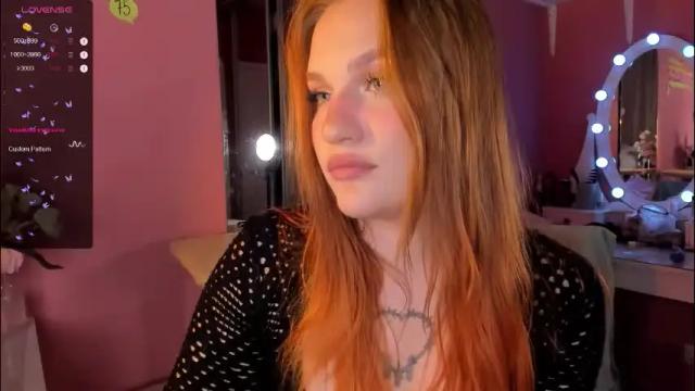 Image 2 of caroline_kiparis Stream on Chaturbate on 1 month ago