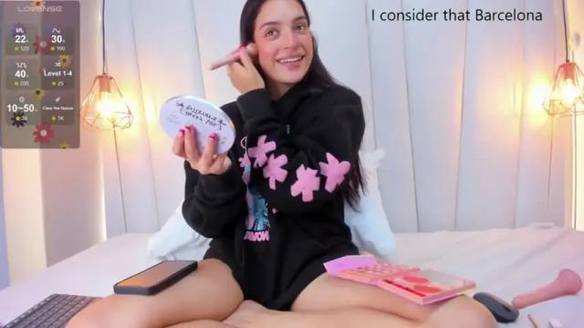 Image 10 of carolinealish Stream on Chaturbate on 17 months ago