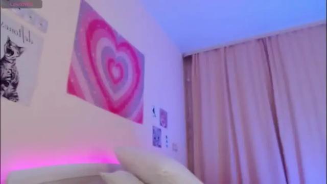 Image 12 of carolineamber Stream on Chaturbate on 28 days ago