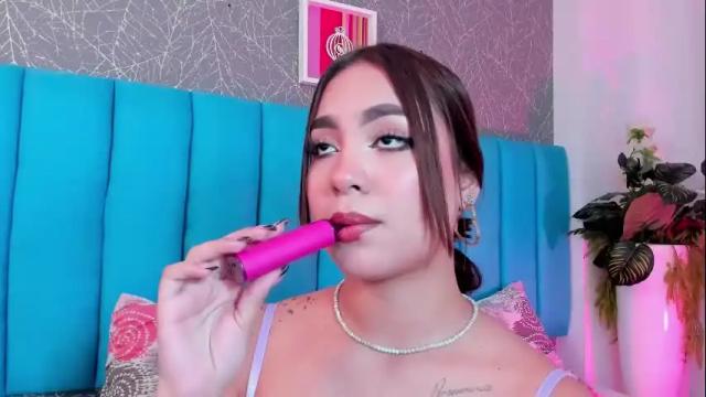 Image 4 of carolineegarcia Stream on Chaturbate on 7 days ago