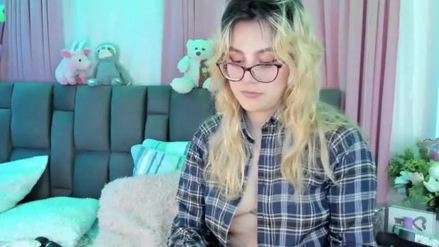 Thumbnail 1, carolinejones23's Stream at Chaturbate, 14 months ago