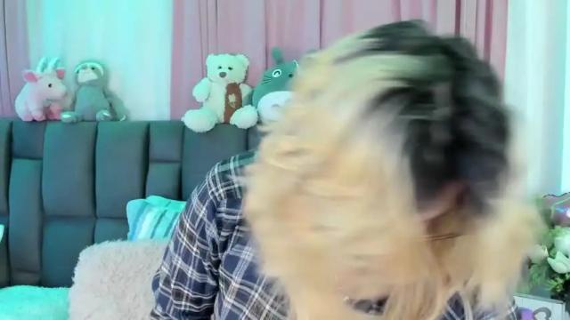 Image 8 of carolinejones23 Stream on Chaturbate on 20 months ago