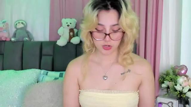 Thumbnail 2, carolinejones23's Stream at Chaturbate, 13 months ago