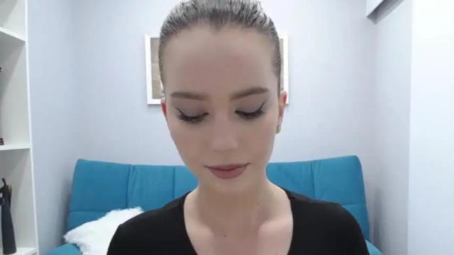 Image 10 of carolinelindberg Stream on Chaturbate on 19 months ago