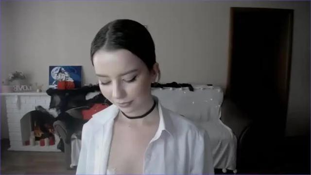 Image 12 of carolinelindberg Stream on Chaturbate on 19 months ago