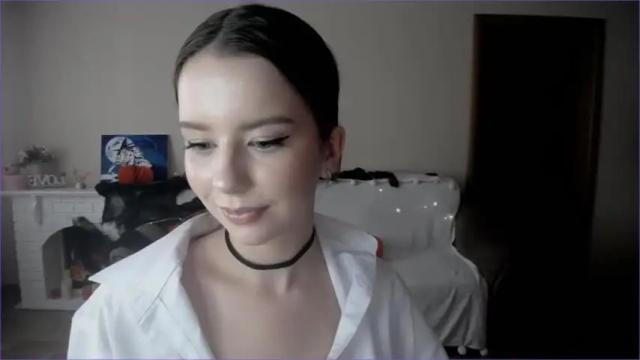 Image 4 of carolinelindberg Stream on Chaturbate on 19 months ago