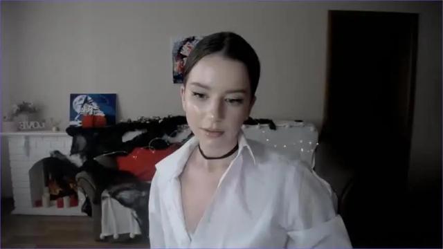 Image 6 of carolinelindberg Stream on Chaturbate on 19 months ago