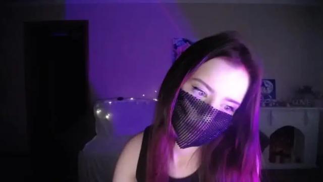 Image 12 of carolinelindberg Stream on Chaturbate on 19 months ago
